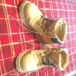 Brahma Bravo work boots size 10 1/2 wheat color.